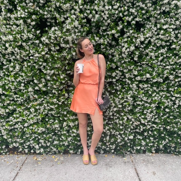 Hemline Dress - Picture 2 of 3